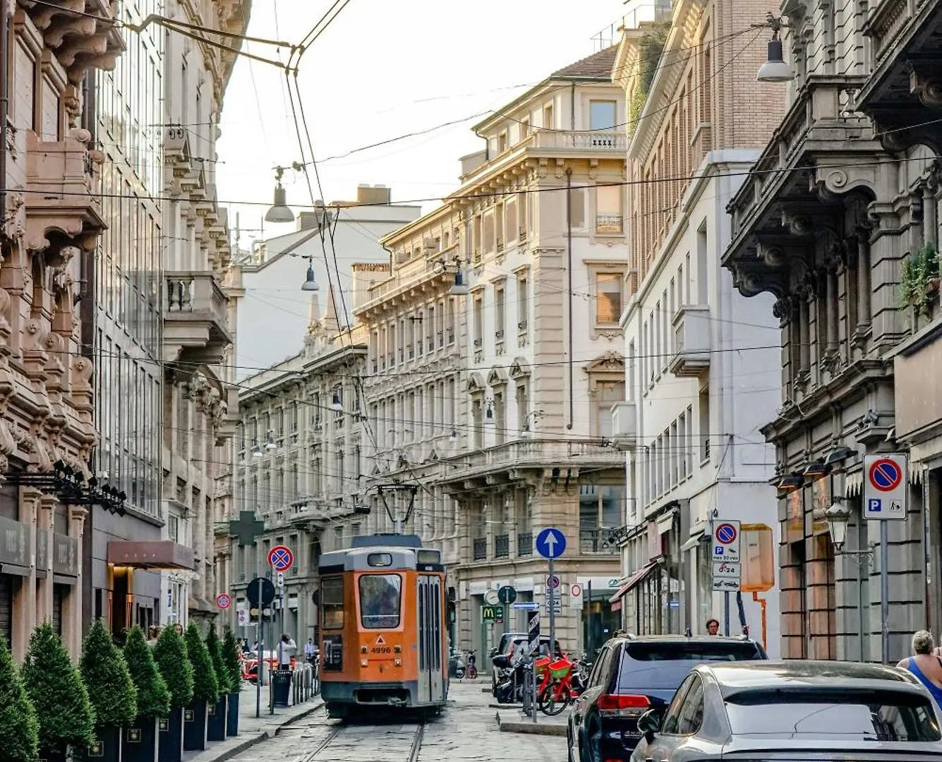 Meraviglioso Appartamento Deluxe, Design Zen 2 Camere 2 Bagni Privati - Potente Wi-Fi Ottimo Il Collegamento Con Aeroporto Di Malpensa E Rho Fiera, Vicino A 3 Linee Metropolitane Milan 0*,  Italy