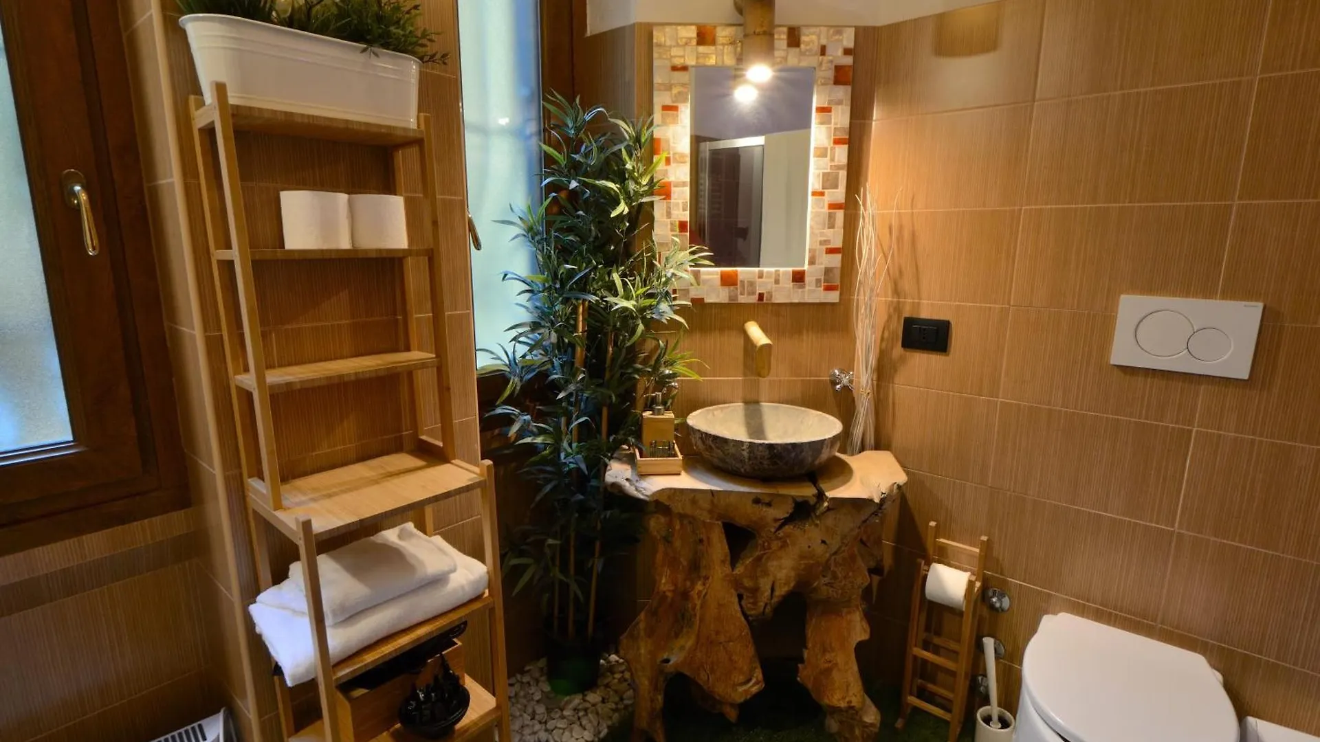 Meraviglioso Appartamento Deluxe, Design Zen 2 Camere 2 Bagni Privati - Potente Wi-Fi Ottimo Il Collegamento Con Aeroporto Di Malpensa E Rho Fiera, Vicino A 3 Linee Metropolitane Milan 0*,  Italy